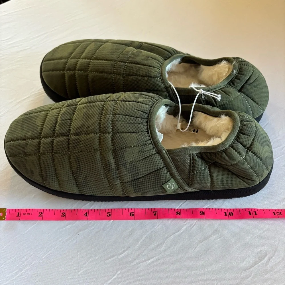 Magellan Outdoors Mens Puffer Slippers Green Camo Indoor Outdoor Size 11 D
